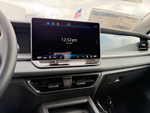 New 2026 Volkswagen Tiguan SE AWD/4WD image 39