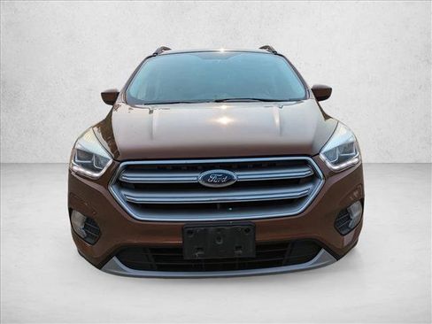 Used 2017 Ford Escape SE w/ Equipment Group 201A AWD/4WD image 2