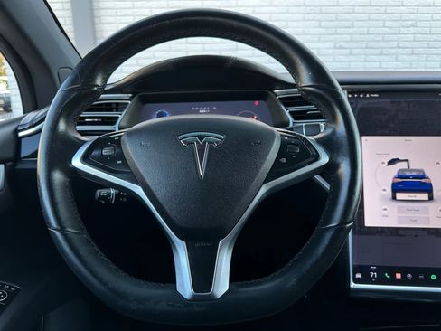 Used 2016 Tesla Model X 60D image 32