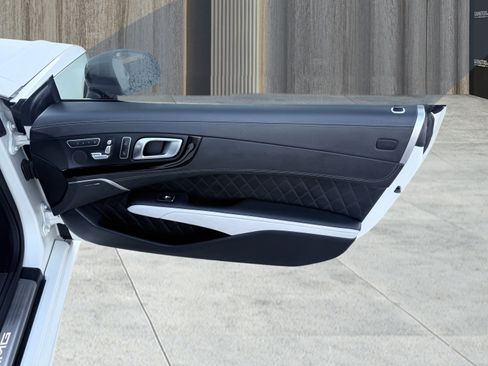Used 2015 Mercedes-Benz SL 63 AMG image 24