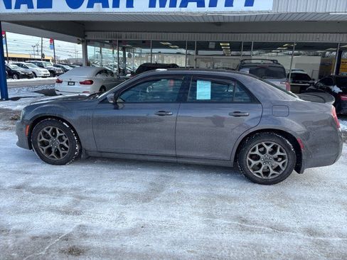 Used 2017 Chrysler 300 S w/ 300S Premium Group image 8