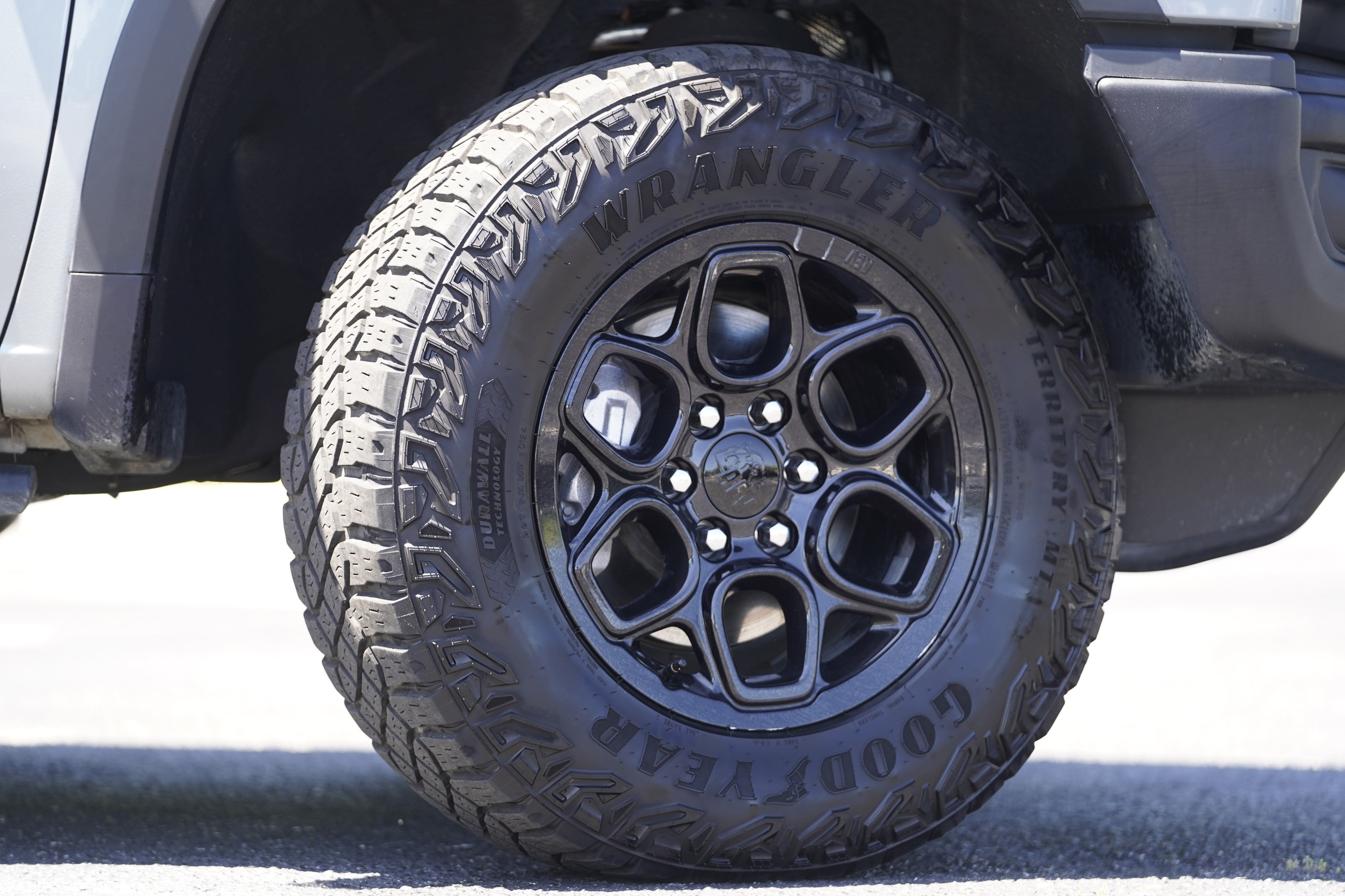 Used 2024 Chevrolet Silverado 1500 ZR2 w/ ZR2 Bison Edition AWD/4WD image 40