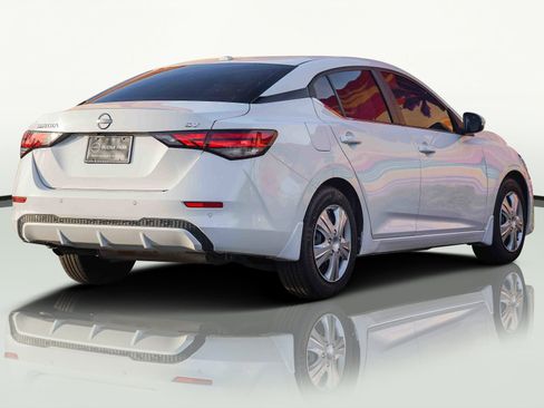 Used 2024 Nissan Sentra SV image 9