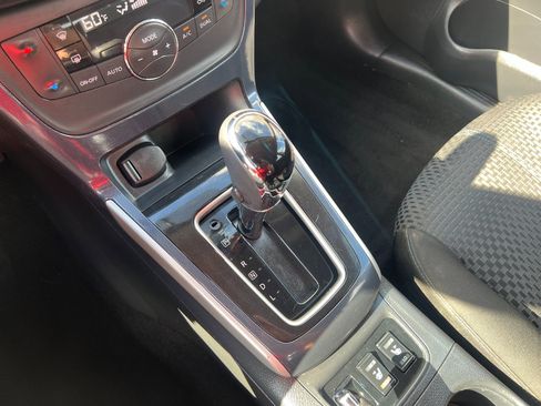 Used 2019 Nissan Sentra SR image 42