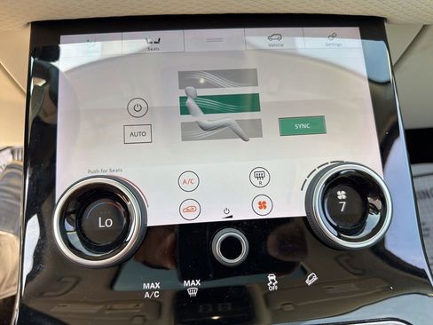 Used 2019 Land Rover Range Rover Velar R-Dynamic SE AWD/4WD image 34