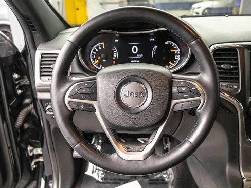 Used 2018 Jeep Grand Cherokee Altitude image 27