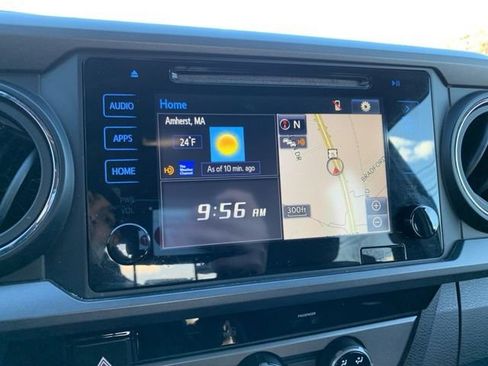 Used 2017 Toyota Tacoma TRD Sport image 19