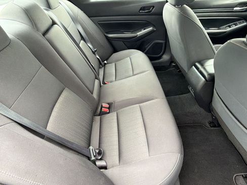 Used 2025 Nissan Altima 2.5 SV FWD image 32