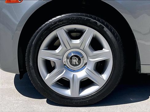 Used 2016 Rolls-Royce Ghost RWD image 10