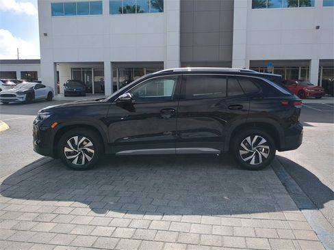 Certified 2025 Volkswagen Tiguan S image 6