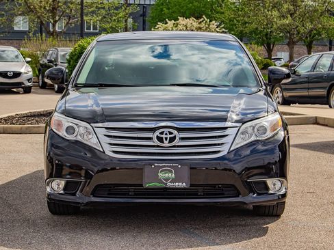 Used 2012 Toyota Avalon FWD image 2