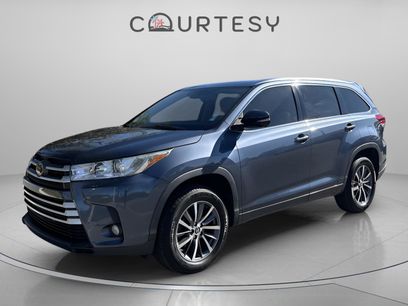 Used 2018 Toyota Highlander SE