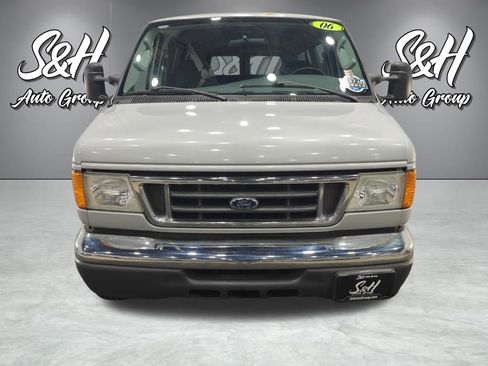 Used 2006 Ford E-350 and Econoline 350 XLT image 5