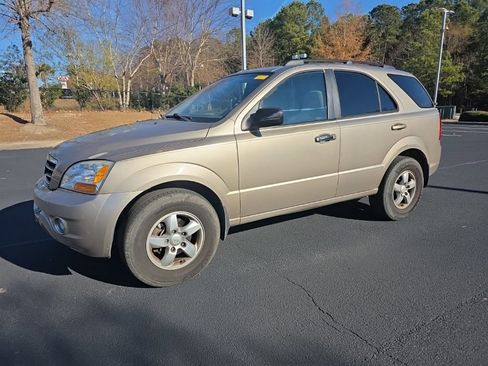 Used 2008 Kia Sorento LX image 2
