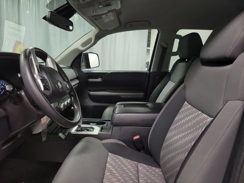 Used 2020 Toyota Tundra SR5 w/ SR5 Convenience Package AWD/4WD image 13