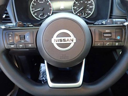 Used 2021 Nissan Rogue SV AWD/4WD image 16