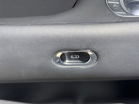 Used 2025 Genesis G90 3.5T image 26