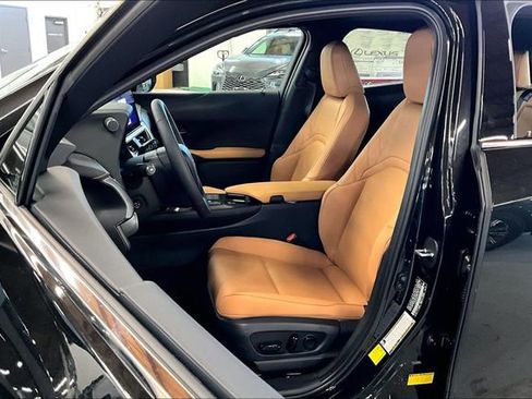 New 2026 Lexus UX 300h AWD image 9
