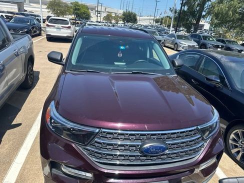 Used 2023 Ford Explorer XLT w/ Equipment Group 202A RWD image 2