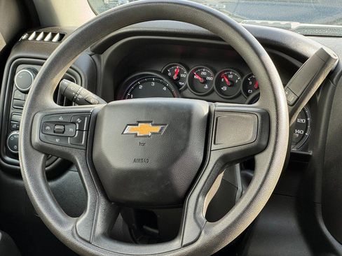 Used 2025 Chevrolet Silverado 2500 W/T image 15