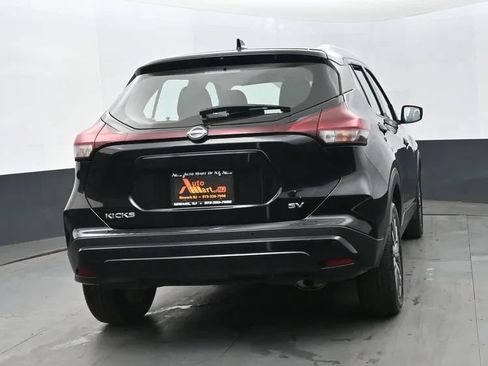 Used 2024 Nissan Kicks SV FWD image 8