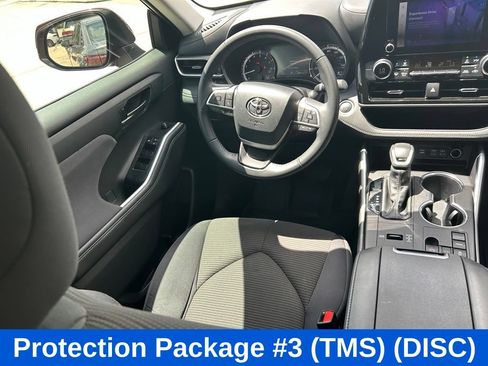 Used 2024 Toyota Highlander LE FWD image 10