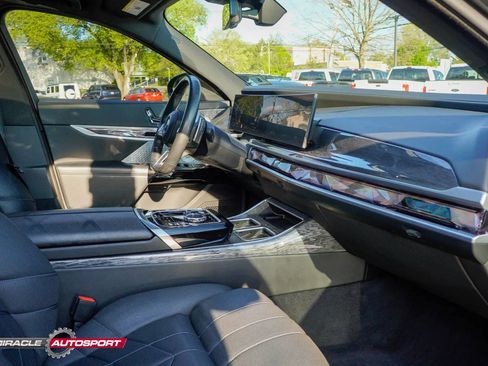 Used 2023 BMW 760i xDrive AWD/4WD image 35