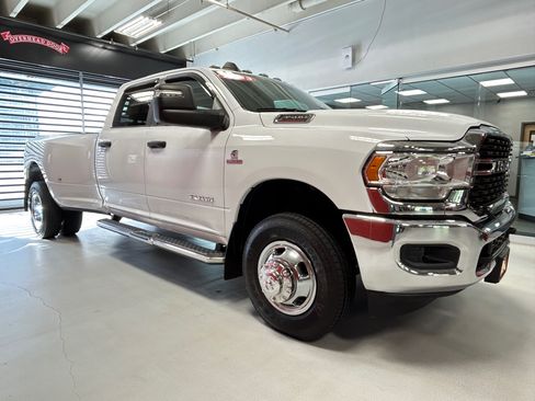 Used 2023 RAM 3500 Big Horn w/ Level 1 Equipment Group AWD/4WD image 10