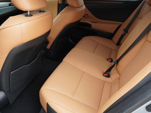 Used 2025 Lexus ES 350 w/ Premium Package image 7