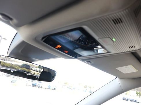 Used 2025 Volkswagen Atlas SE image 26