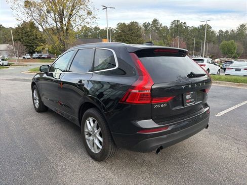 Used 2021 Volvo XC60 T5 Momentum image 3