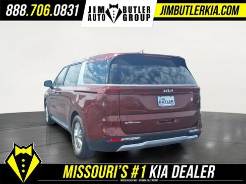 Used 2024 Kia Carnival LX image 5