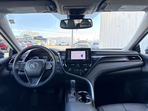 Used 2023 Toyota Camry SE w/ Convenience Package image 16
