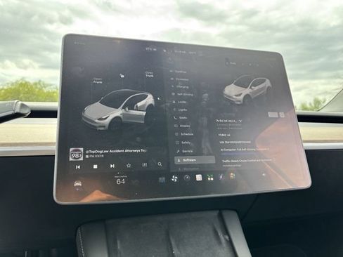 Used 2024 Tesla Model Y Long Range AWD/4WD image 30