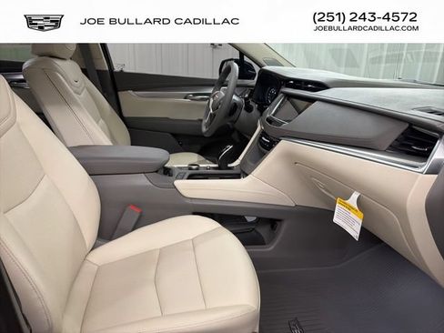 New 2026 Cadillac XT5 Premium Luxury w/ Driver Assist Package FWD image 24
