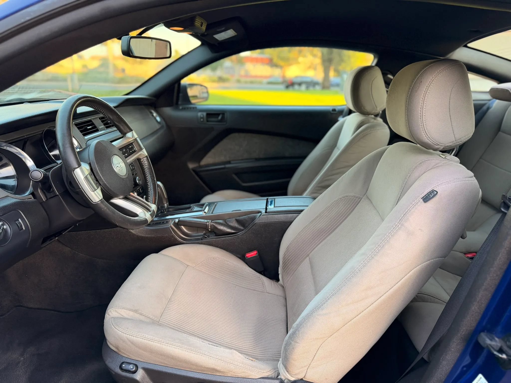 Used 2013 Ford Mustang Coupe RWD image 11