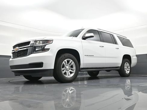 Used 2020 Chevrolet Suburban LS RWD image 23