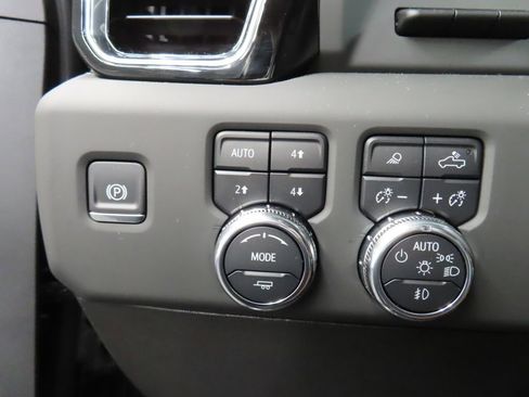 Used 2025 GMC Sierra 2500 Denali Ultimate w/ Max Trailering Package image 45