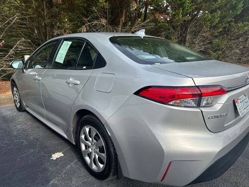 Used 2026 Toyota Corolla LE FWD image 5