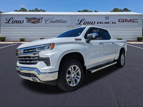 Used 2022 Chevrolet Silverado 1500 LTZ w/ LTZ Premium Package AWD/4WD image 8