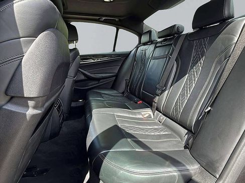 Used 2018 BMW M550i xDrive M550i xDrive AWD 4dr Sedan image 16