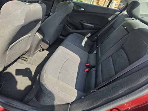 Used 2016 Chevrolet Cruze LT FWD image 13
