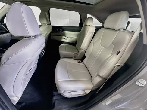 Used 2025 Kia Sorento EX w/ Panoramic Sunroof Package FWD image 29