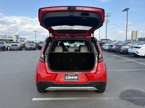 Used 2024 Kia Soul LX image 7