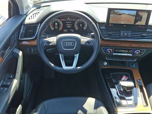Certified 2023 Audi Q5 2.0T Premium Plus w/ Premium Plus Package AWD/4WD image 11
