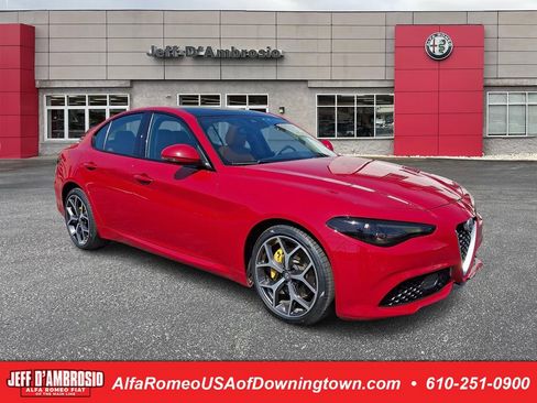 Used 2019 Alfa Romeo Giulia AWD image 1