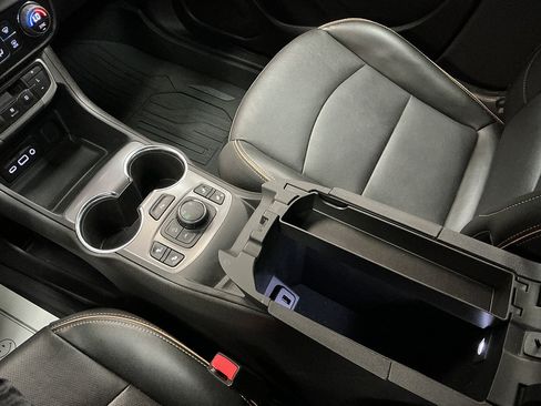Used 2024 GMC Terrain AT4 w/ LPO, 'HIT The Road' Package AWD/4WD image 19