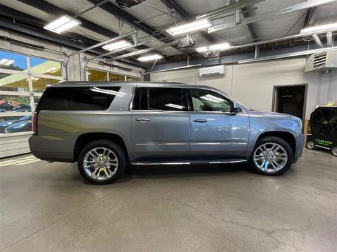 Used 2018 GMC Yukon XL SLT w/ Premium Edition AWD/4WD image 6