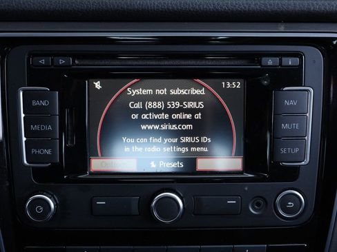 Used 2015 Volkswagen Passat TDI SE image 35