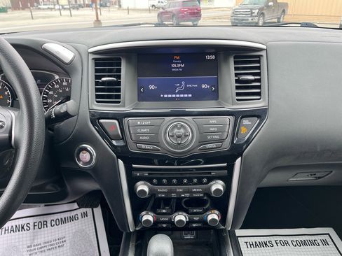 Used 2019 Nissan Pathfinder S image 30